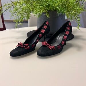 Chic Black and Red Bow Heels